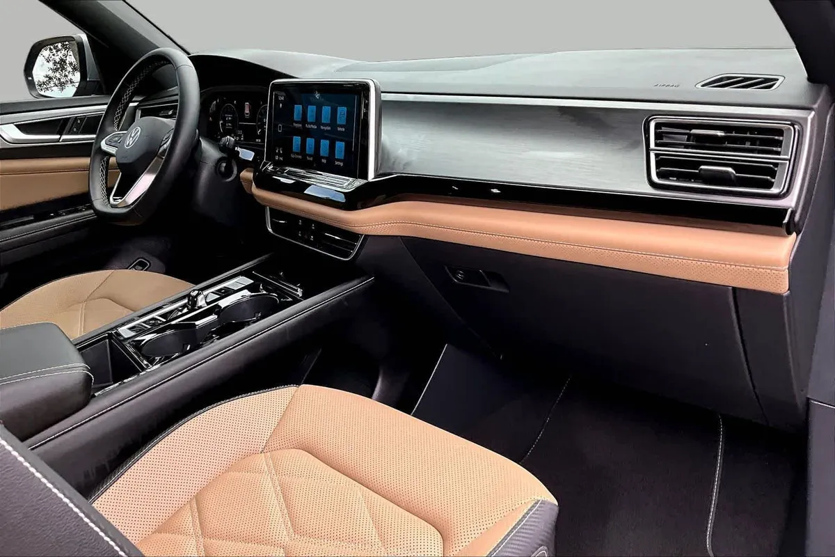 2024 Volkswagen Atlas Cross Sport 2.0T SE w/Technology thumbnail 19