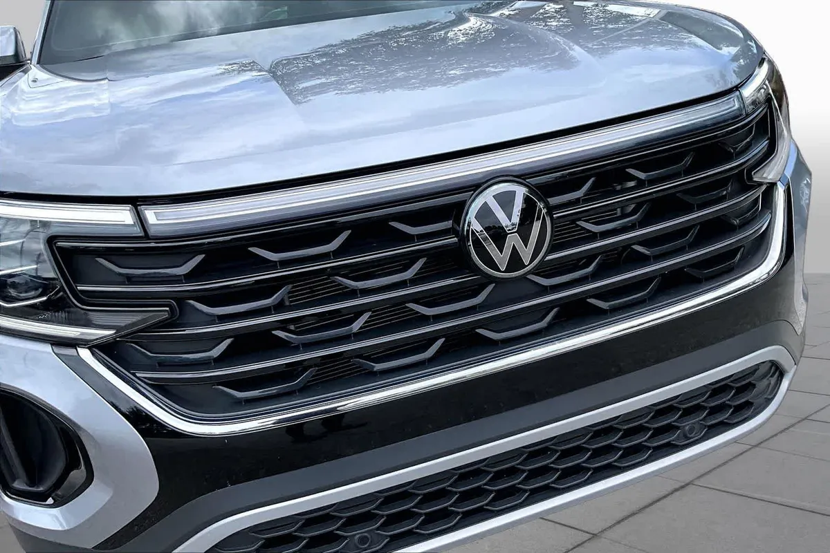 2024 Volkswagen Atlas Cross Sport 2.0T SE w/Technology thumbnail 30
