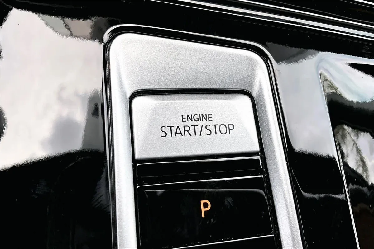 2024 Volkswagen Atlas Cross Sport 2.0T SE w/Technology thumbnail 34