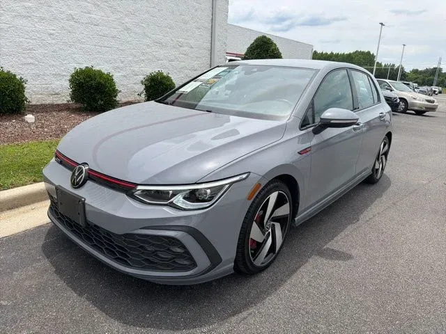 2024 Volkswagen Golf GTI 2.0T S thumbnail 3