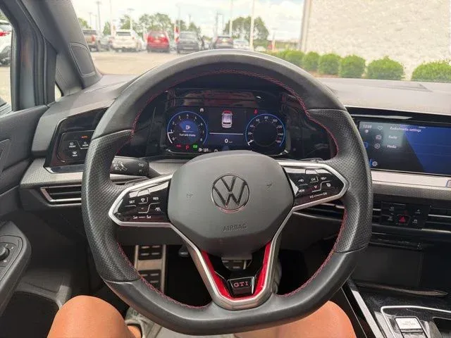 2024 Volkswagen Golf GTI 2.0T S thumbnail 32