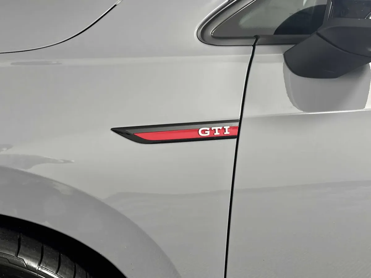 2024 Volkswagen Golf GTI 380 S thumbnail 18
