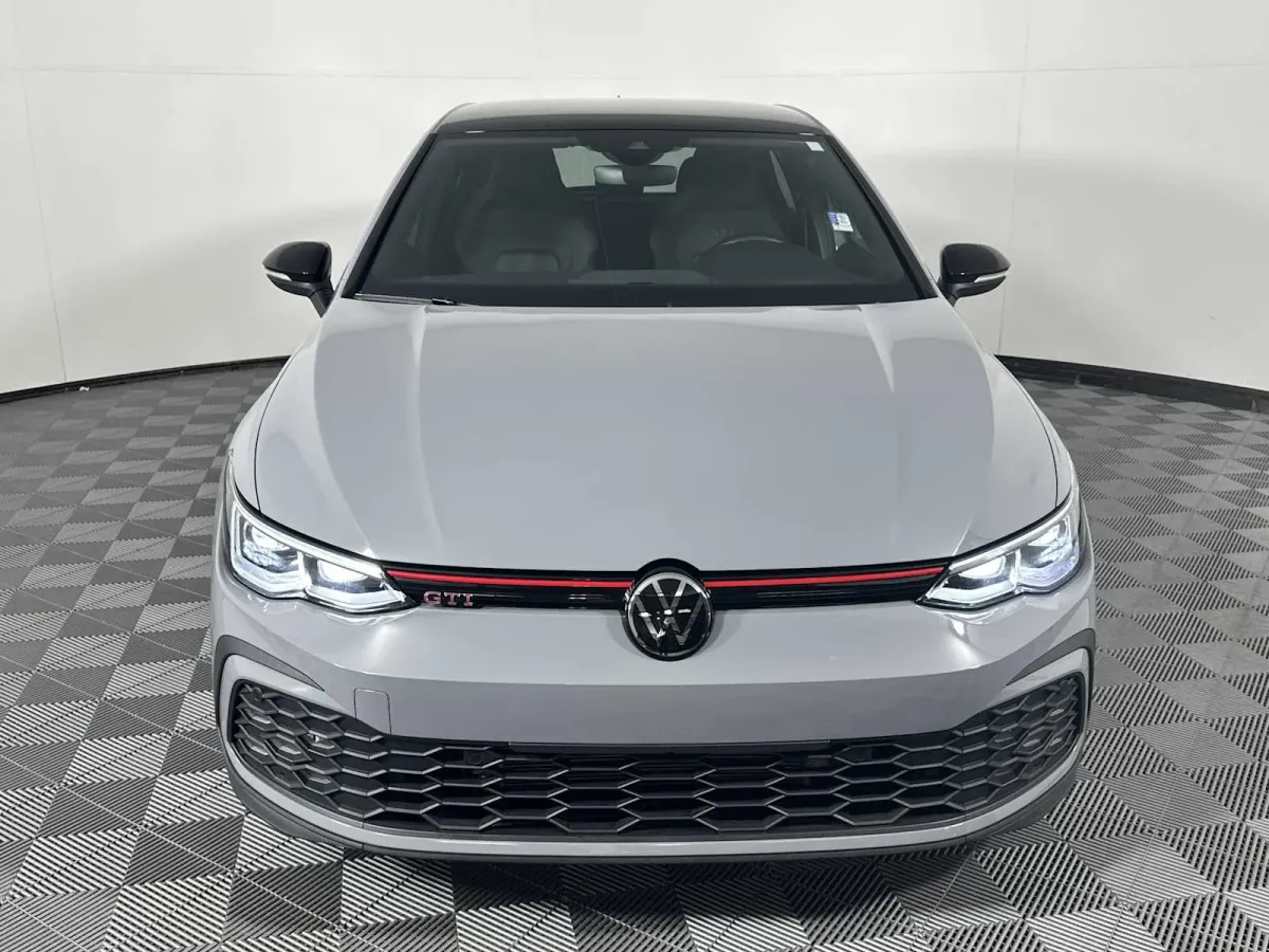 2024 Volkswagen Golf GTI 380 S thumbnail 2