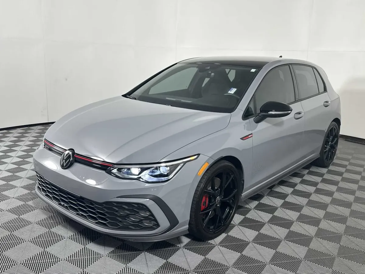 2024 Volkswagen Golf GTI 380 S thumbnail 3