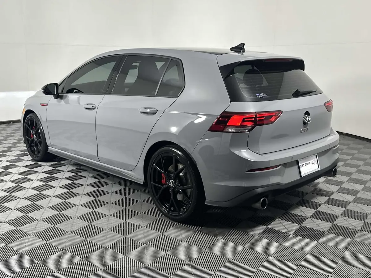 2024 Volkswagen Golf GTI 380 S thumbnail 6