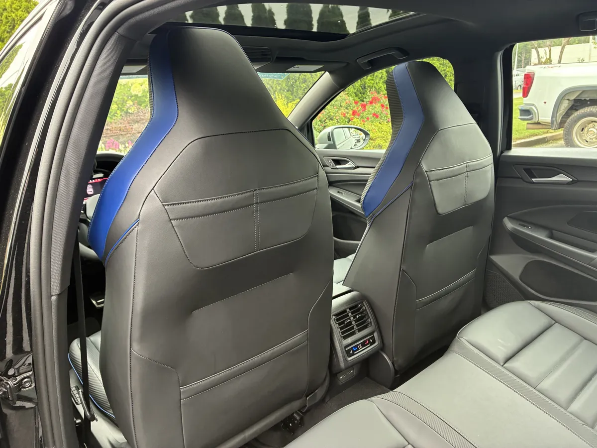 2024 Volkswagen Golf R 4DR DSG thumbnail 12