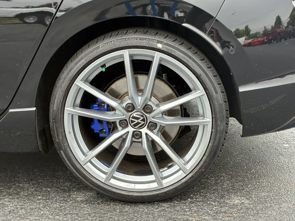 2024 Volkswagen Golf R 4DR DSG thumbnail 8