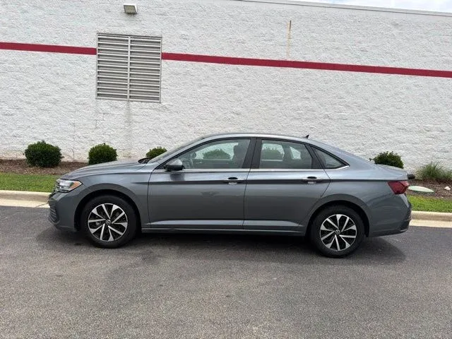 2024 Volkswagen Jetta 1.5T S thumbnail 4