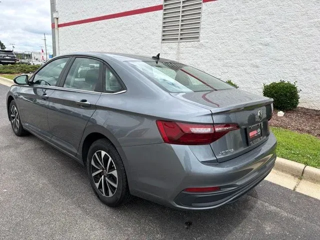 2024 Volkswagen Jetta 1.5T S thumbnail 7