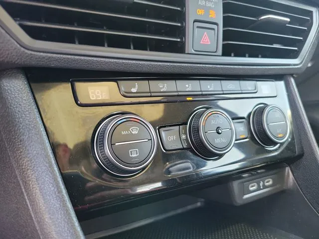 2024 Volkswagen Jetta 1.5T SE thumbnail 13