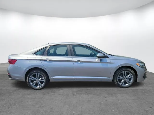 2024 Volkswagen Jetta 1.5T SE thumbnail 2