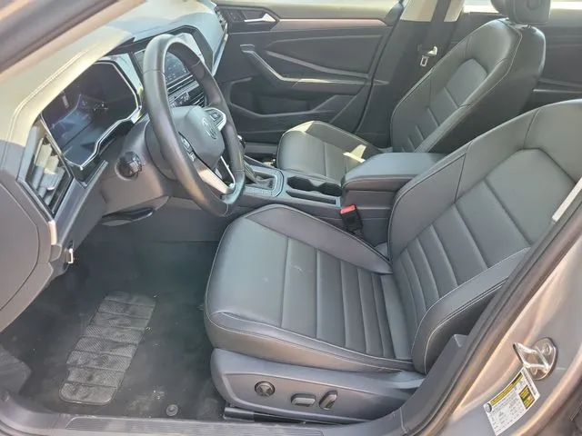 2024 Volkswagen Jetta 1.5T SE thumbnail 5