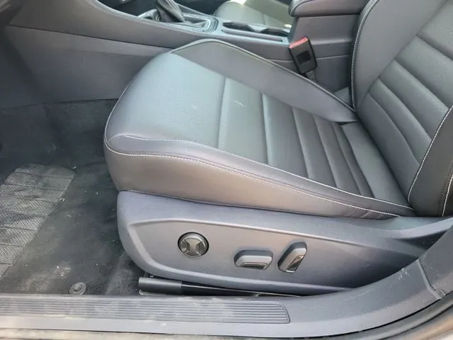 2024 Volkswagen Jetta 1.5T SE thumbnail 6