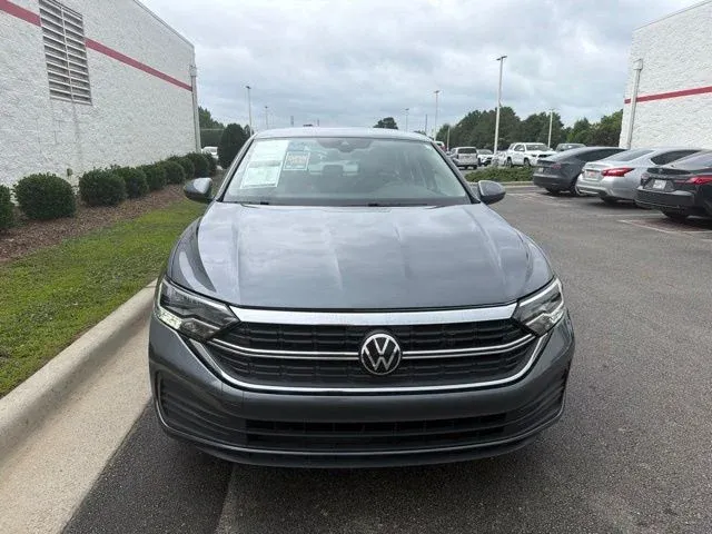2024 Volkswagen Jetta 1.5T SE thumbnail 2