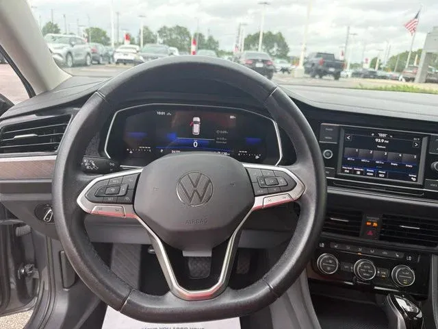 2024 Volkswagen Jetta 1.5T SE thumbnail 30