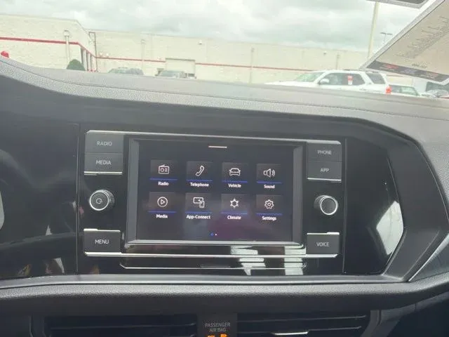 2024 Volkswagen Jetta 1.5T SE thumbnail 42