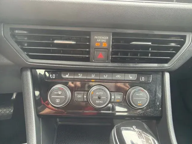 2024 Volkswagen Jetta 1.5T SE thumbnail 43
