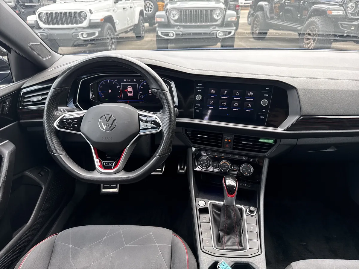 2024 Volkswagen Jetta GLI 40th Anniversary Edition thumbnail 23