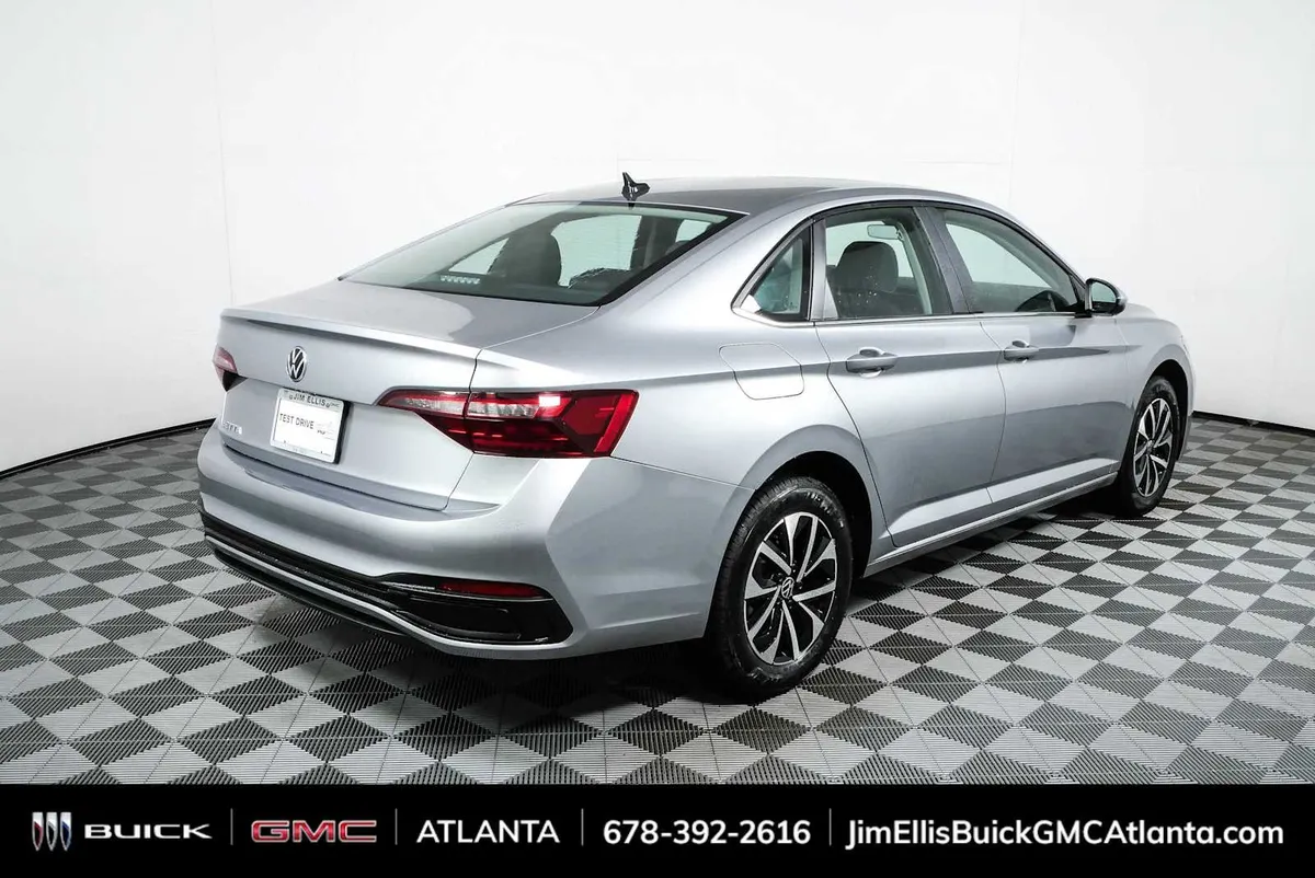 2024 Volkswagen Jetta S thumbnail 3
