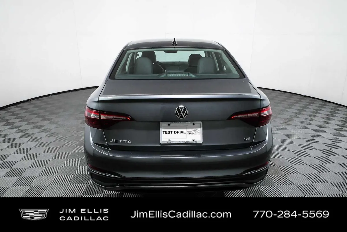 2024 Volkswagen Jetta SE thumbnail 24