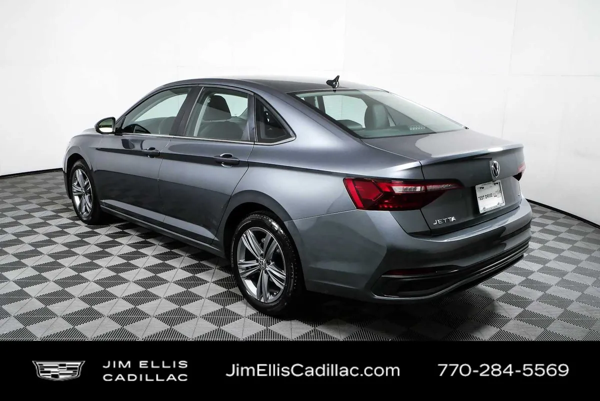 2024 Volkswagen Jetta SE thumbnail 25