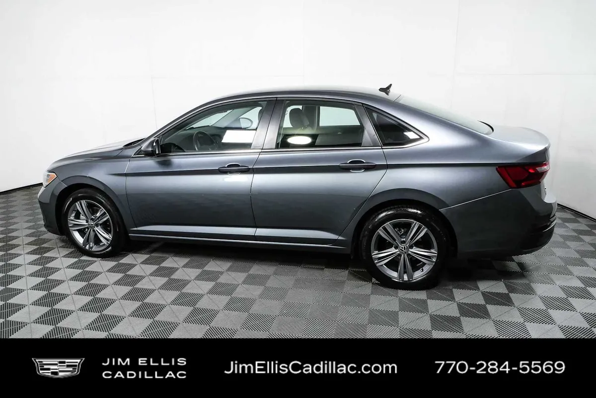 2024 Volkswagen Jetta SE thumbnail 26