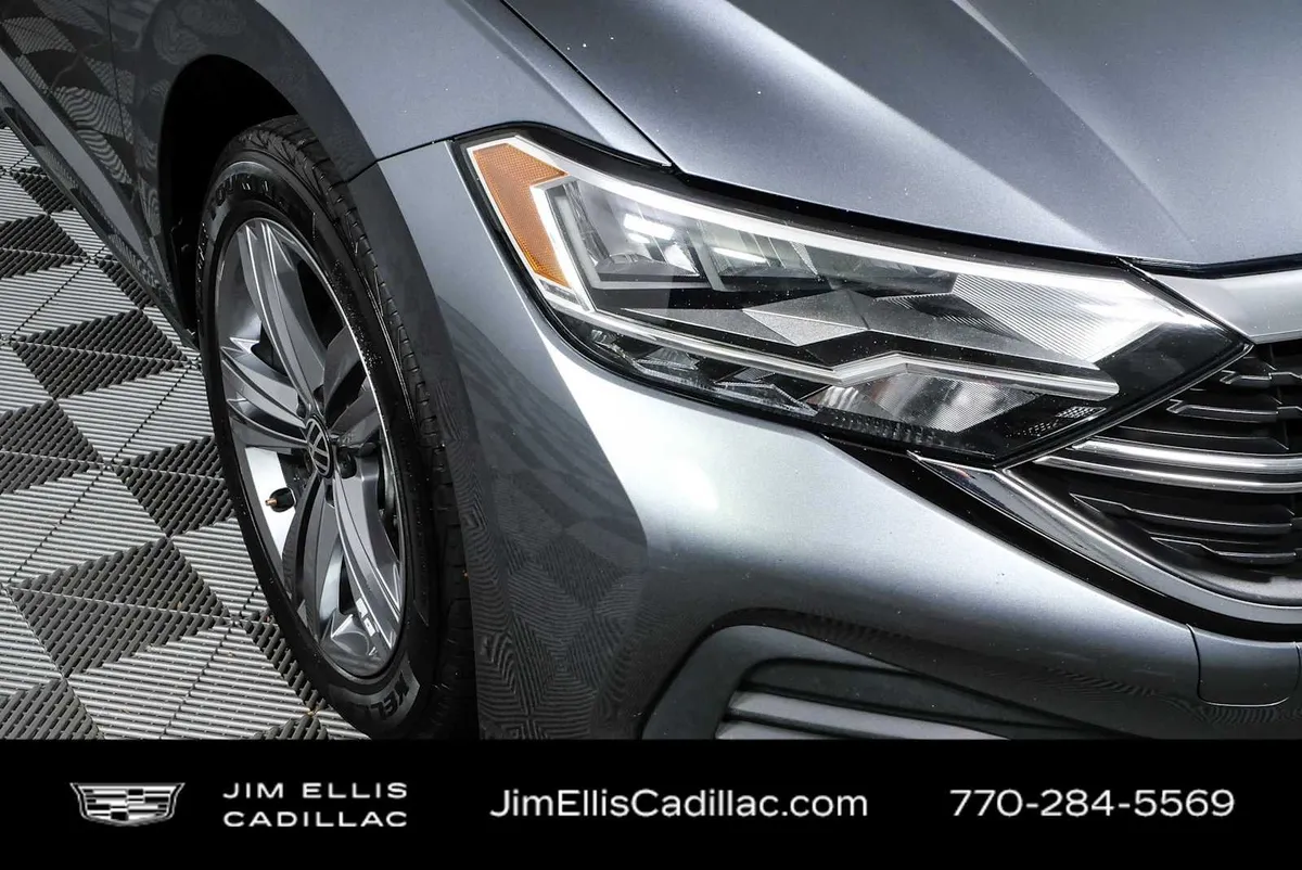2024 Volkswagen Jetta SE thumbnail 32