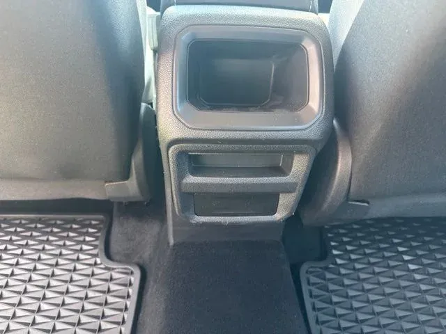 2024 Volkswagen Taos 1.5T S thumbnail 19