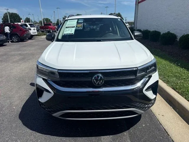 2024 Volkswagen Taos 1.5T S thumbnail 2