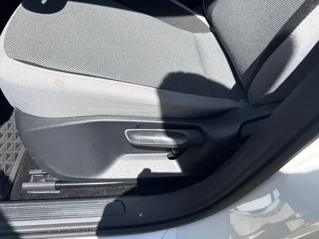 2024 Volkswagen Taos 1.5T S thumbnail 26