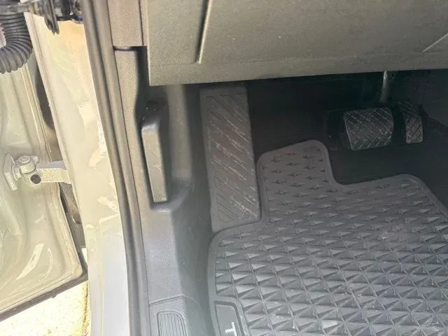 2024 Volkswagen Taos 1.5T S thumbnail 28