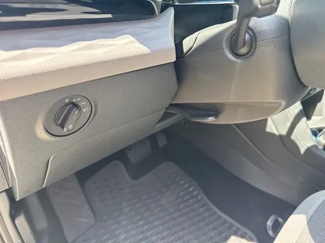 2024 Volkswagen Taos 1.5T S thumbnail 29