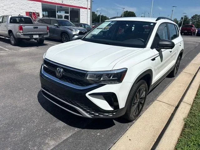 2024 Volkswagen Taos 1.5T S thumbnail 3