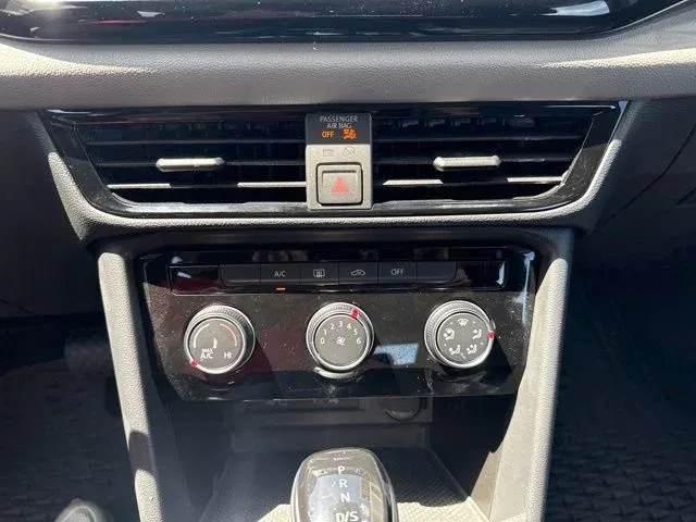 2024 Volkswagen Taos 1.5T S thumbnail 37
