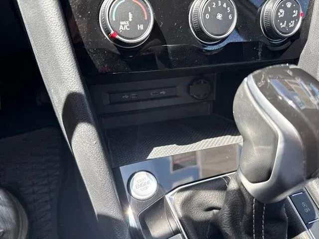 2024 Volkswagen Taos 1.5T S thumbnail 38