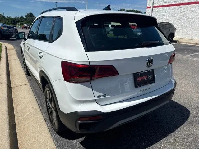 2024 Volkswagen Taos 1.5T S thumbnail 5