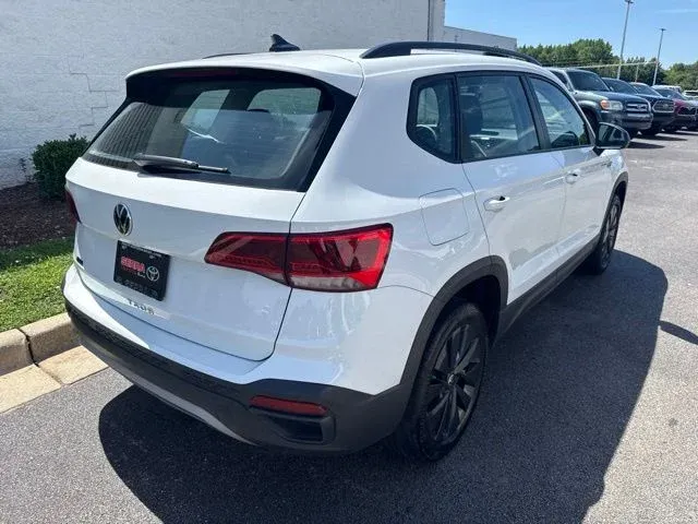 2024 Volkswagen Taos 1.5T S thumbnail 7