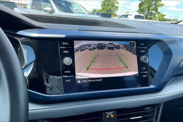 2024 Volkswagen Taos 1.5T SE thumbnail 13