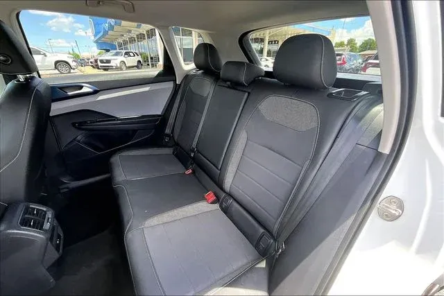 2024 Volkswagen Taos 1.5T SE thumbnail 19