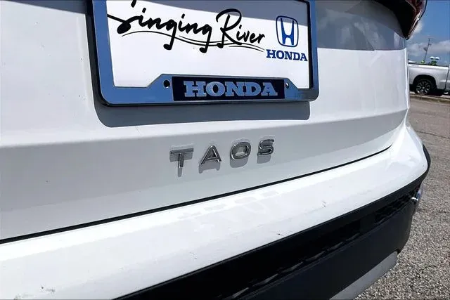 2024 Volkswagen Taos 1.5T SE thumbnail 25