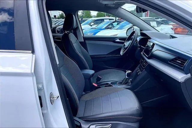 2024 Volkswagen Taos 1.5T SE thumbnail 28