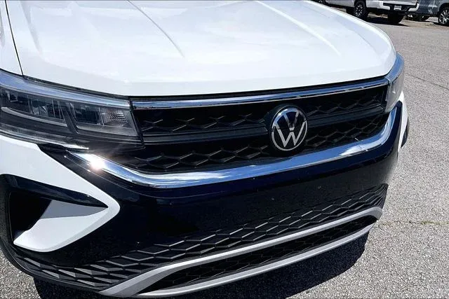 2024 Volkswagen Taos 1.5T SE thumbnail 29