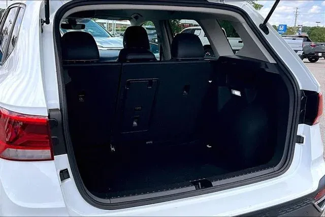 2024 Volkswagen Taos 1.5T SE thumbnail 31