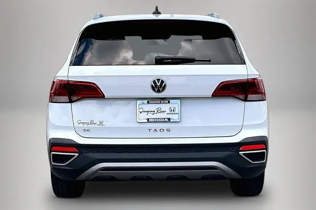 2024 Volkswagen Taos 1.5T SE thumbnail 6