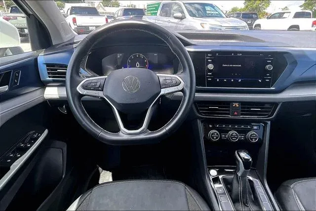 2024 Volkswagen Taos 1.5T SE thumbnail 8