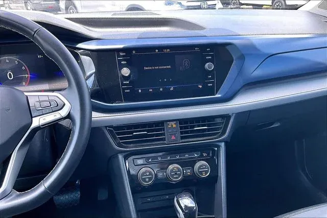 2024 Volkswagen Taos 1.5T SE thumbnail 9