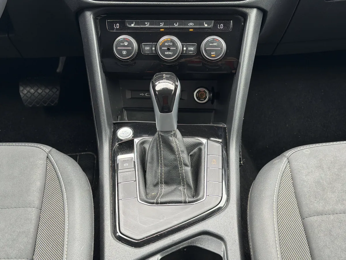 2024 Volkswagen Taos 1.5T SE thumbnail 12