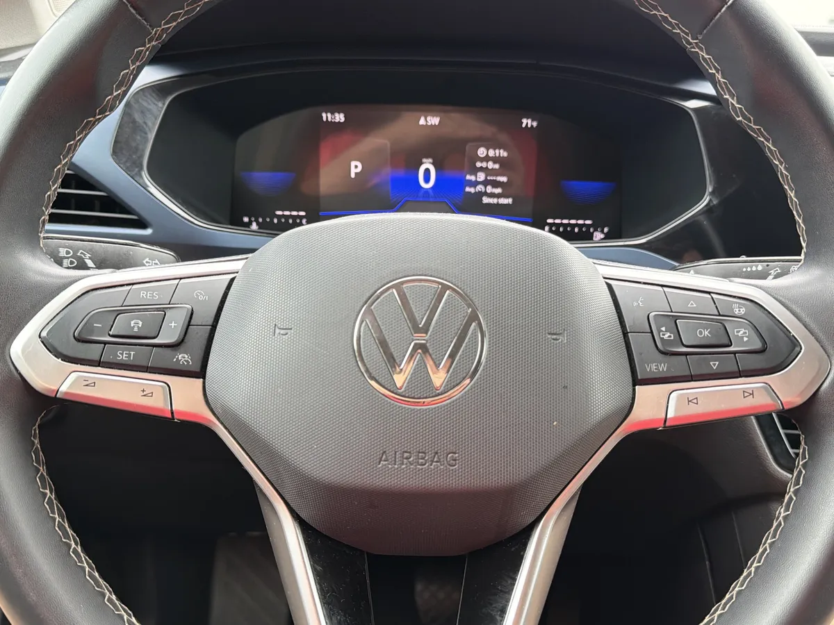 2024 Volkswagen Taos 1.5T SE thumbnail 18
