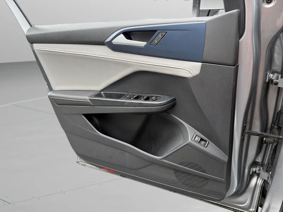 2024 Volkswagen Taos 1.5T SE thumbnail 21