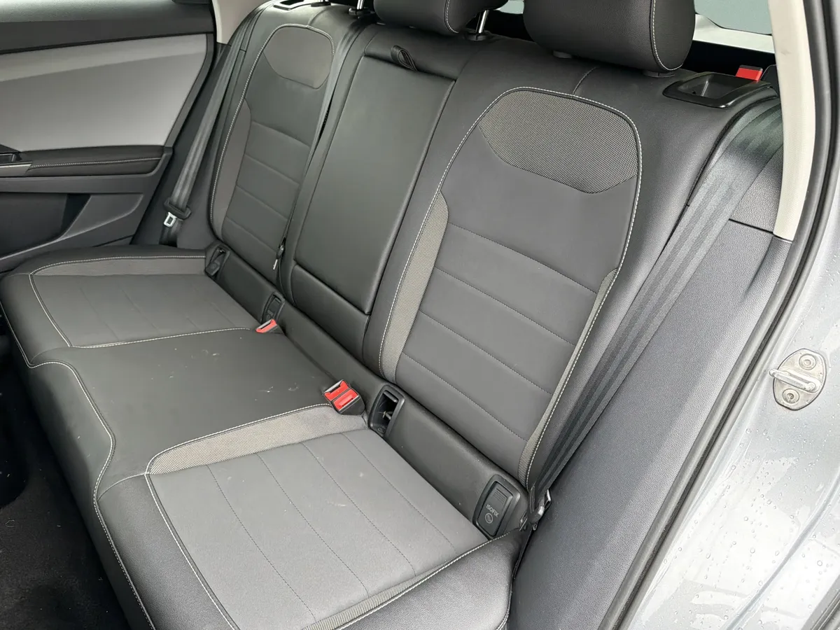 2024 Volkswagen Taos 1.5T SE thumbnail 25